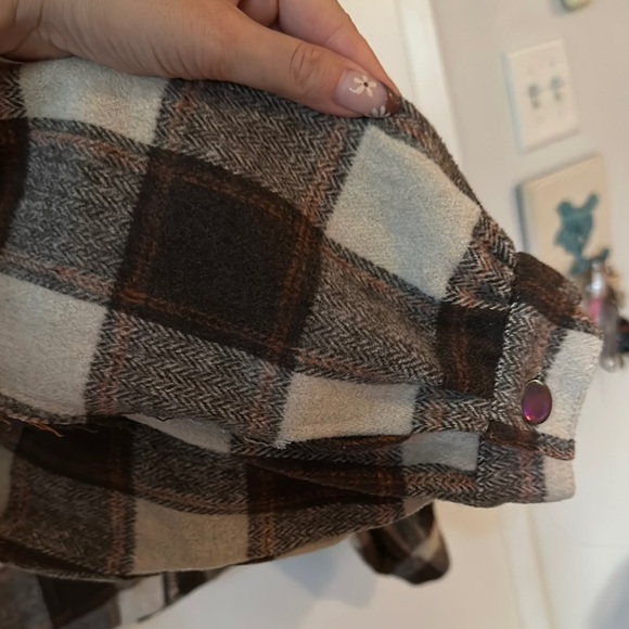 POL | Dolman Sleeve Checkered Utility Jacket in Brown and Cream - Picture 6 of 13